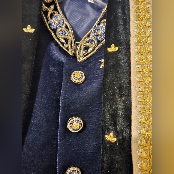 Mens SHERWANI - Picture 2 of 7